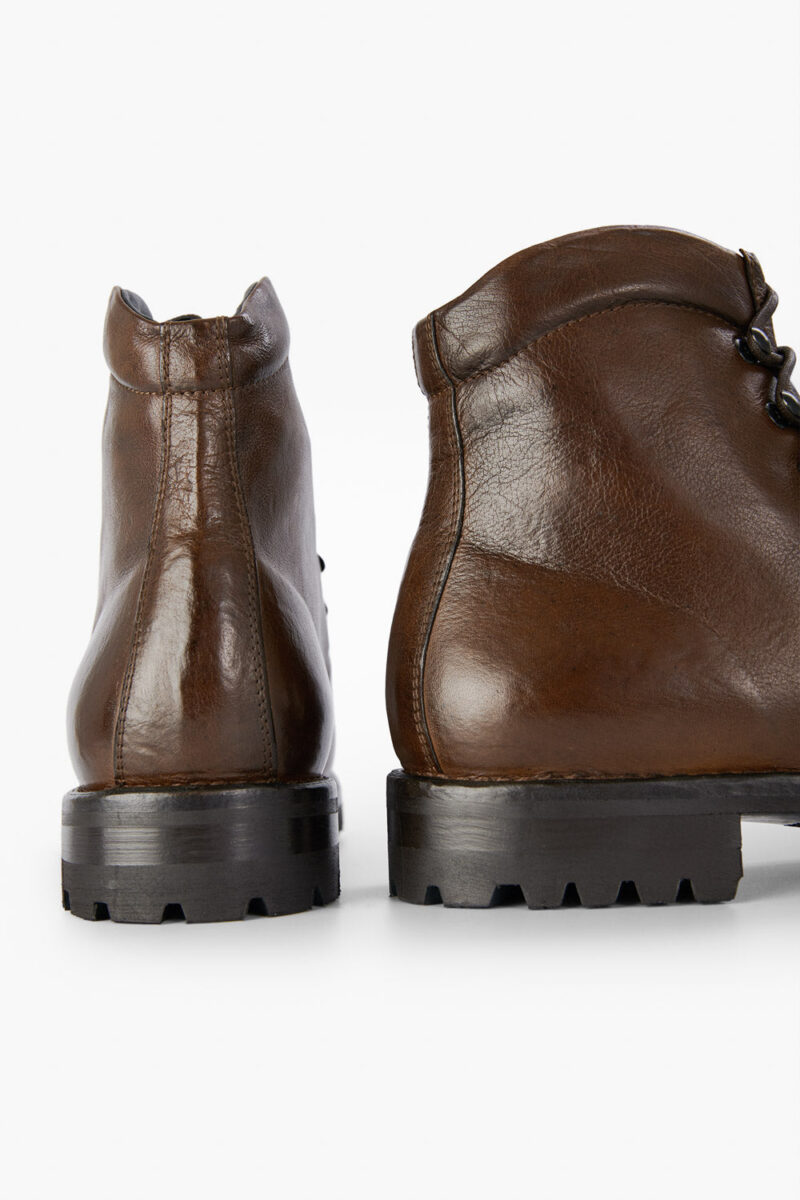 CAMDEN toasted-brown combat boots. - Image 12