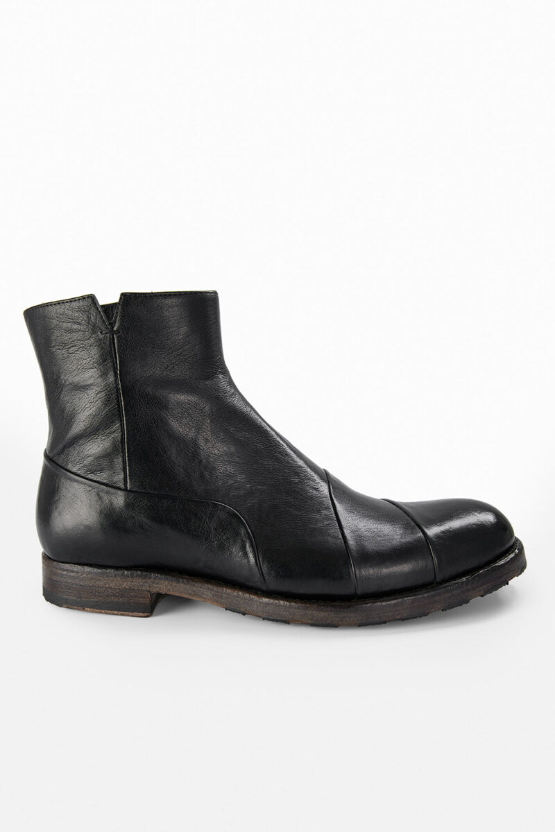 ASTON EDGE urban-black laceless ankle boots.