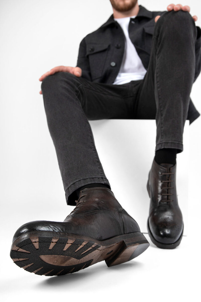 ASTON cigar-brown chukka boots. - Image 3