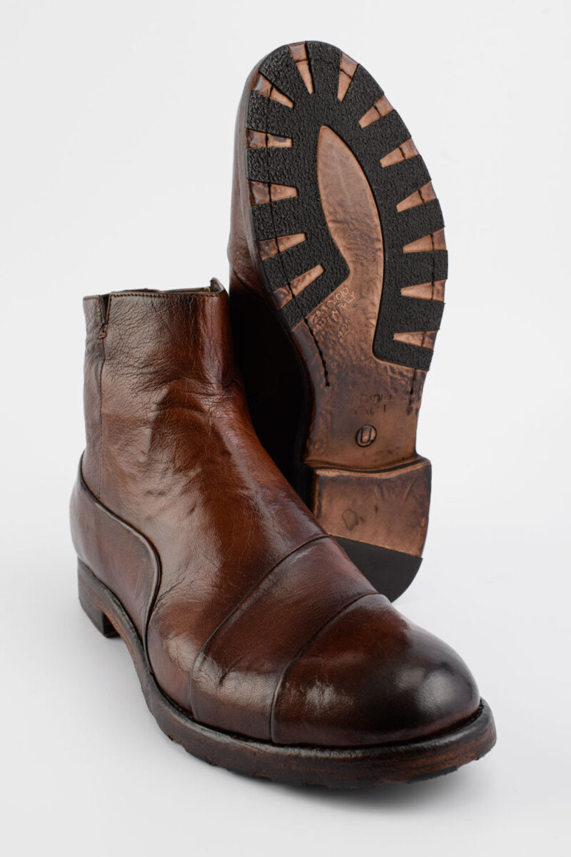 ASTON EDGE cognac laceless ankle boots. - Image 10