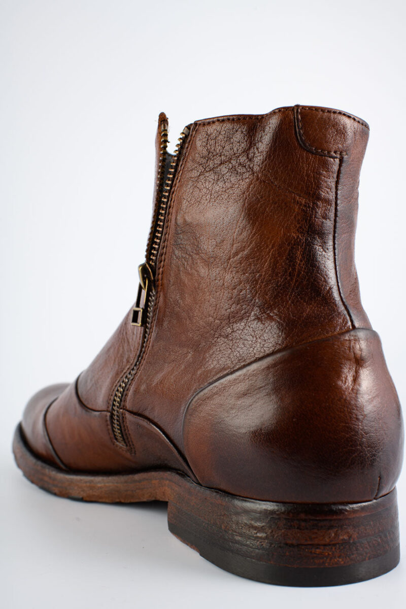 ASTON EDGE cognac laceless ankle boots. - Image 8