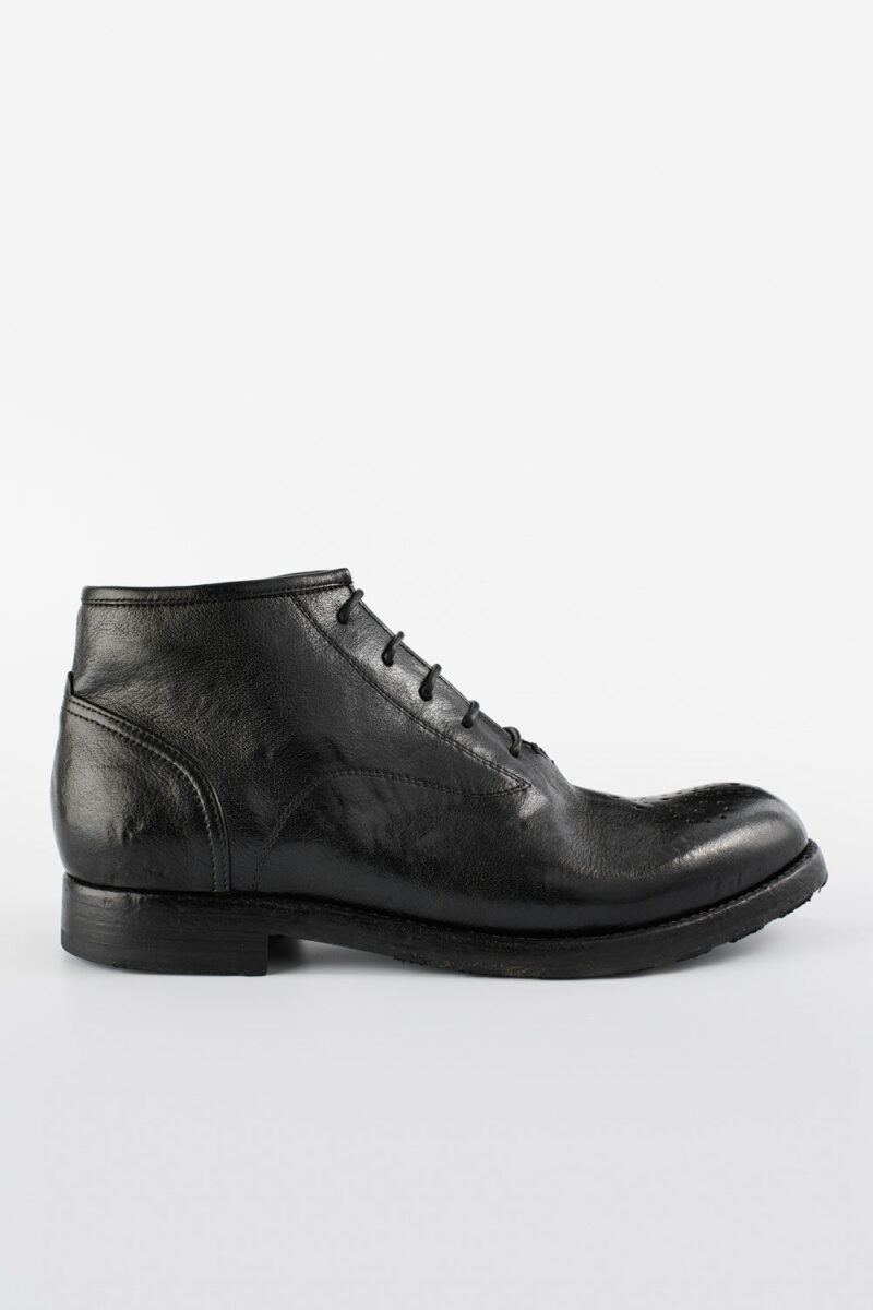 ASTON imperial-black chukka boots.