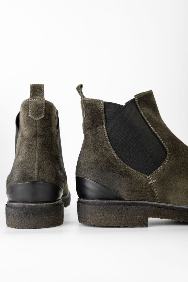 BROMPTON dark-moss suede chelsea boots. - Image 9