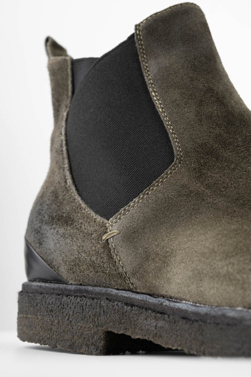 BROMPTON dark-moss suede chelsea boots. - Image 13