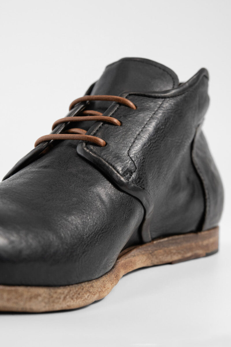 BRUCE rugged-black chukka boots. - Image 4