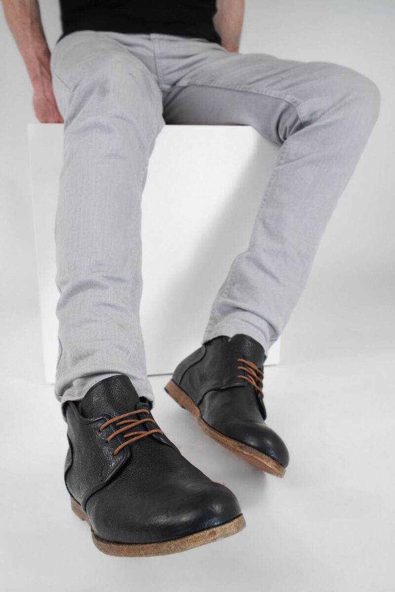 BRUCE rugged-black chukka boots. - Image 6