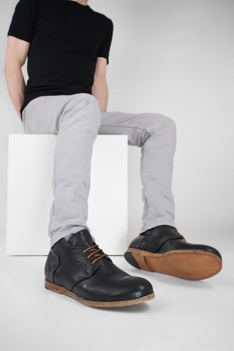 BRUCE rugged-black chukka boots. - Image 5