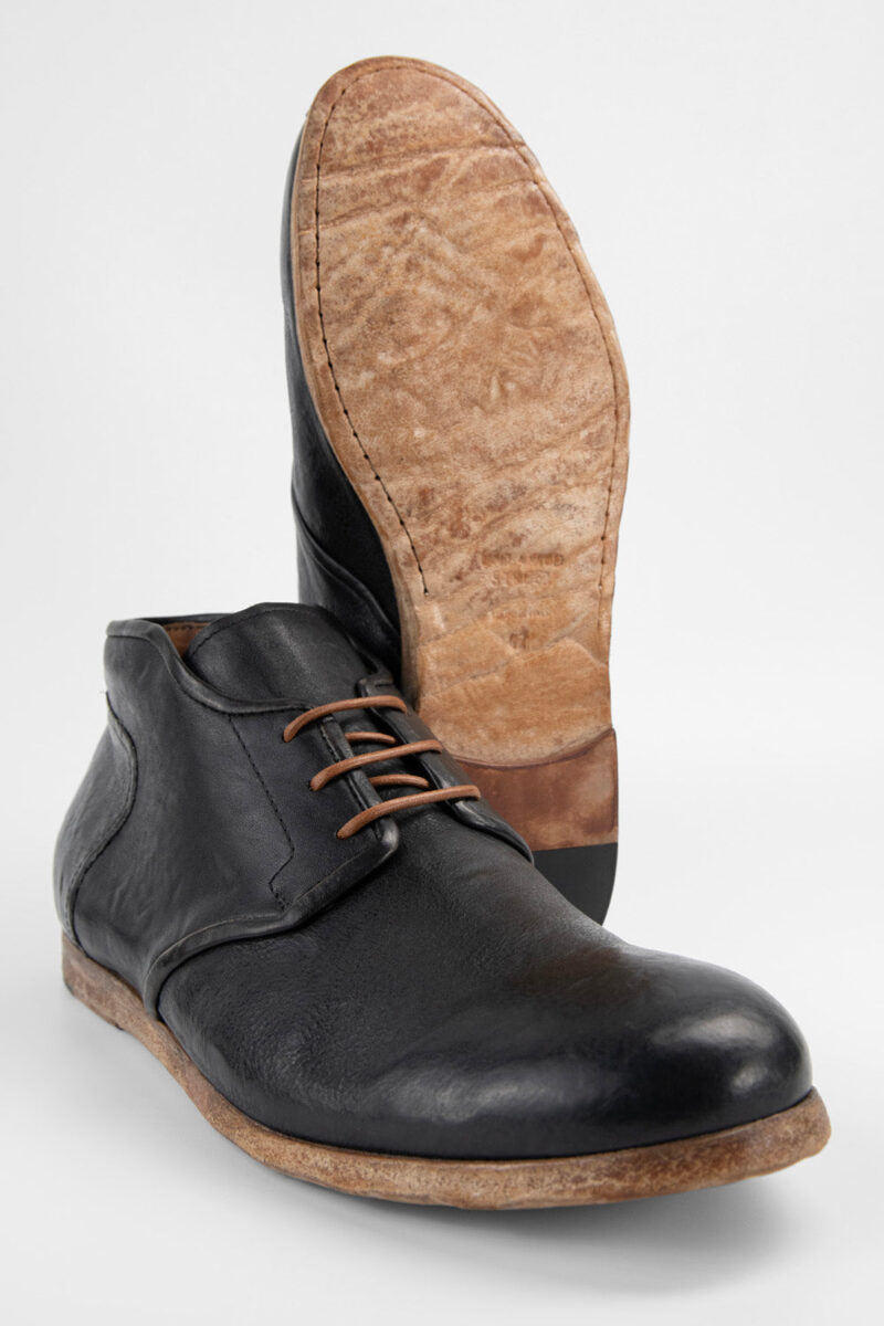 BRUCE rugged-black chukka boots. - Image 9