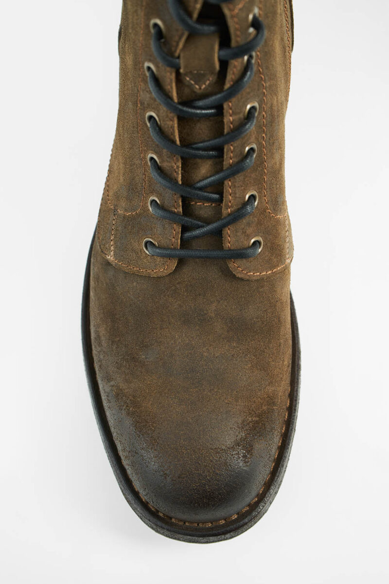 BURTON tundra-brown suede ankle boots. - Image 12