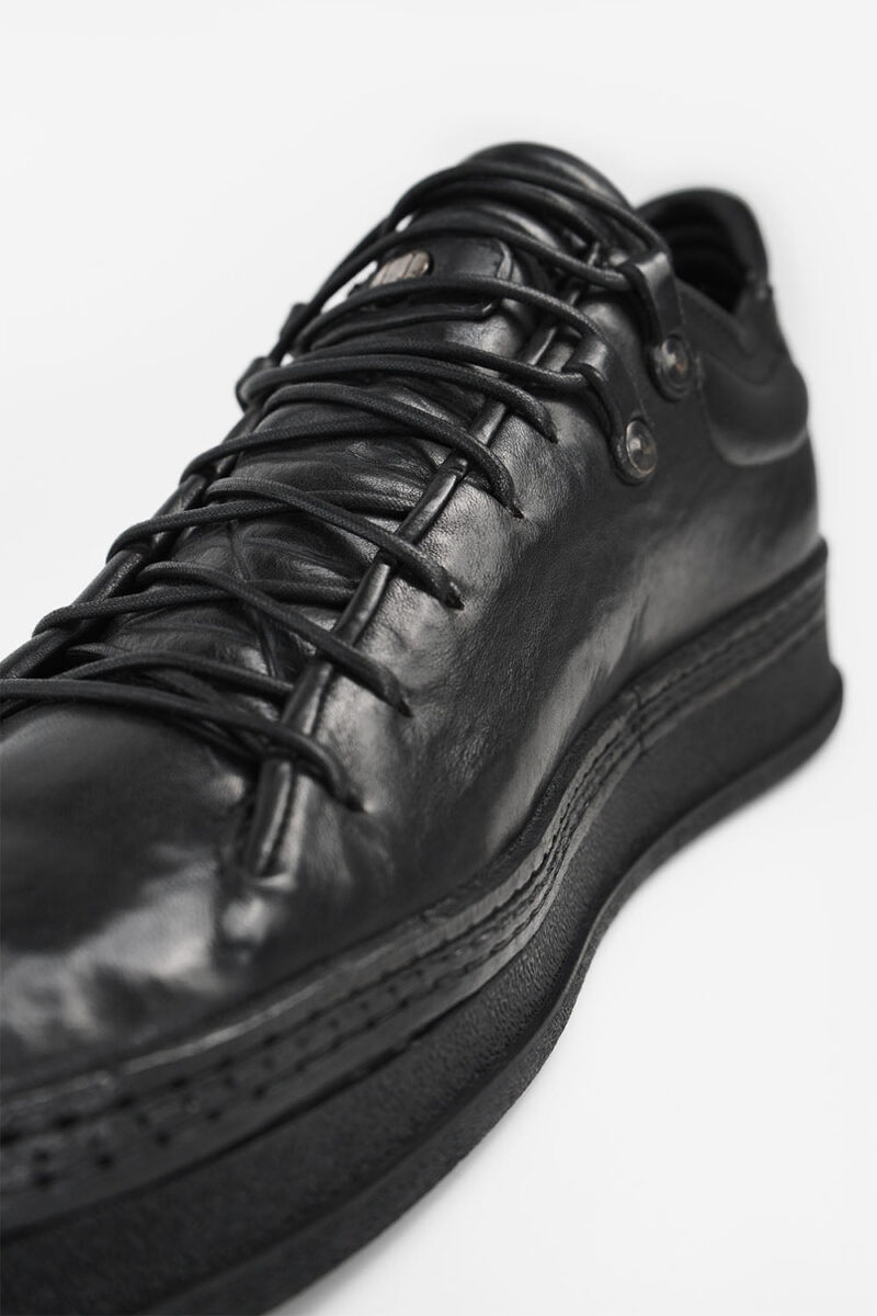 COLE rugged-black welted distressed sneakers. - Image 3