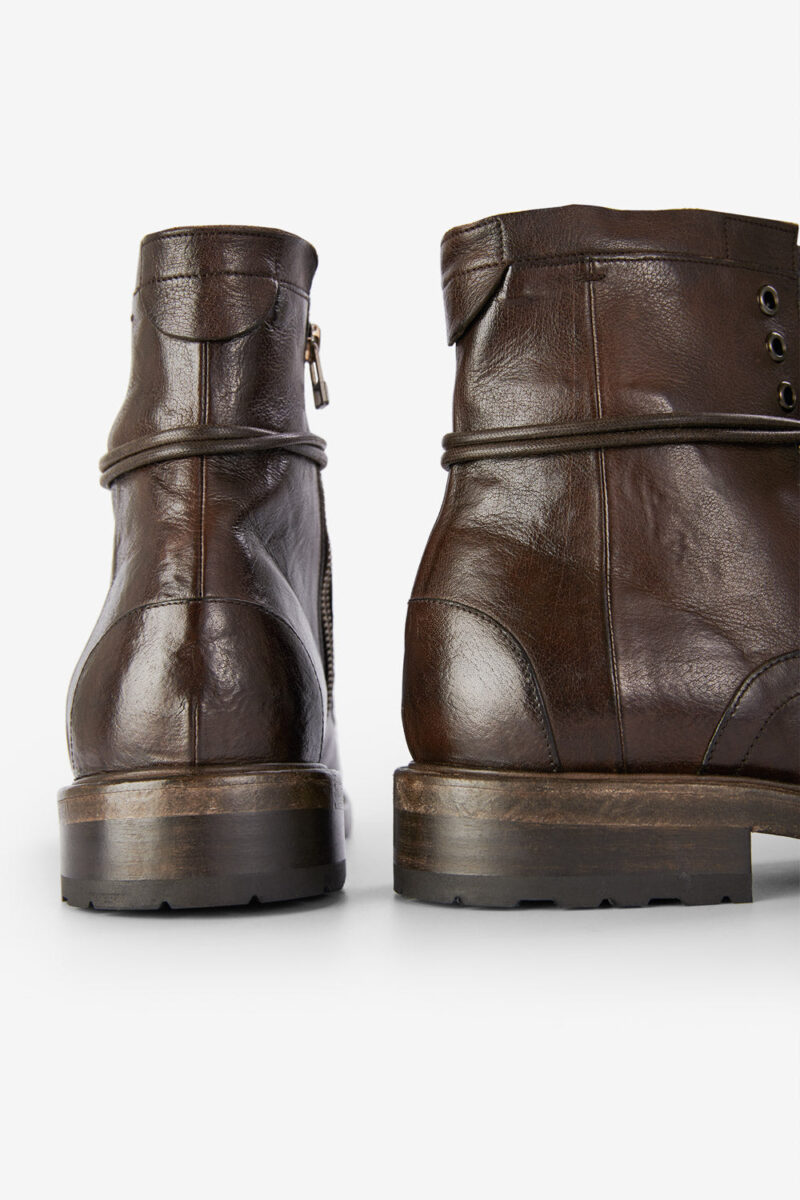 CURZON raw-timber military boots. - Image 7