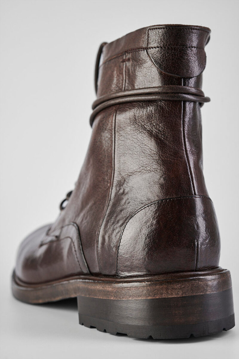 CURZON raw-timber military boots. - Image 9