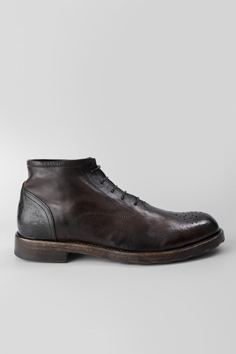 ASTON cigar-brown chukka boots.