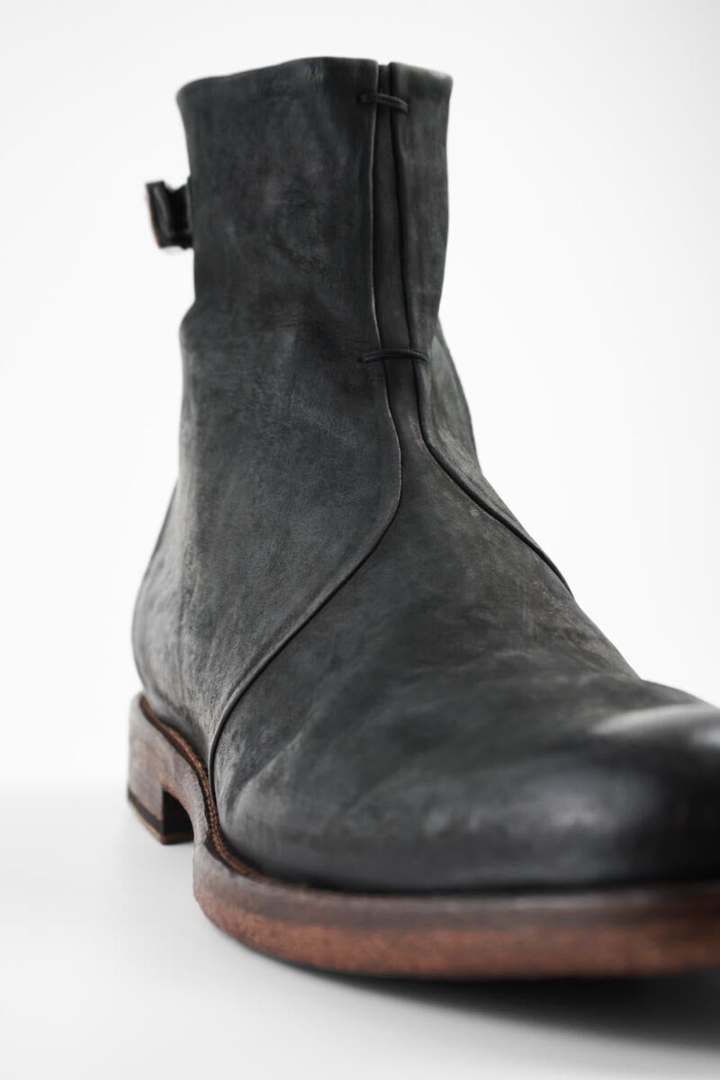 EYTON matte-black laceless ankle boots. - Image 8