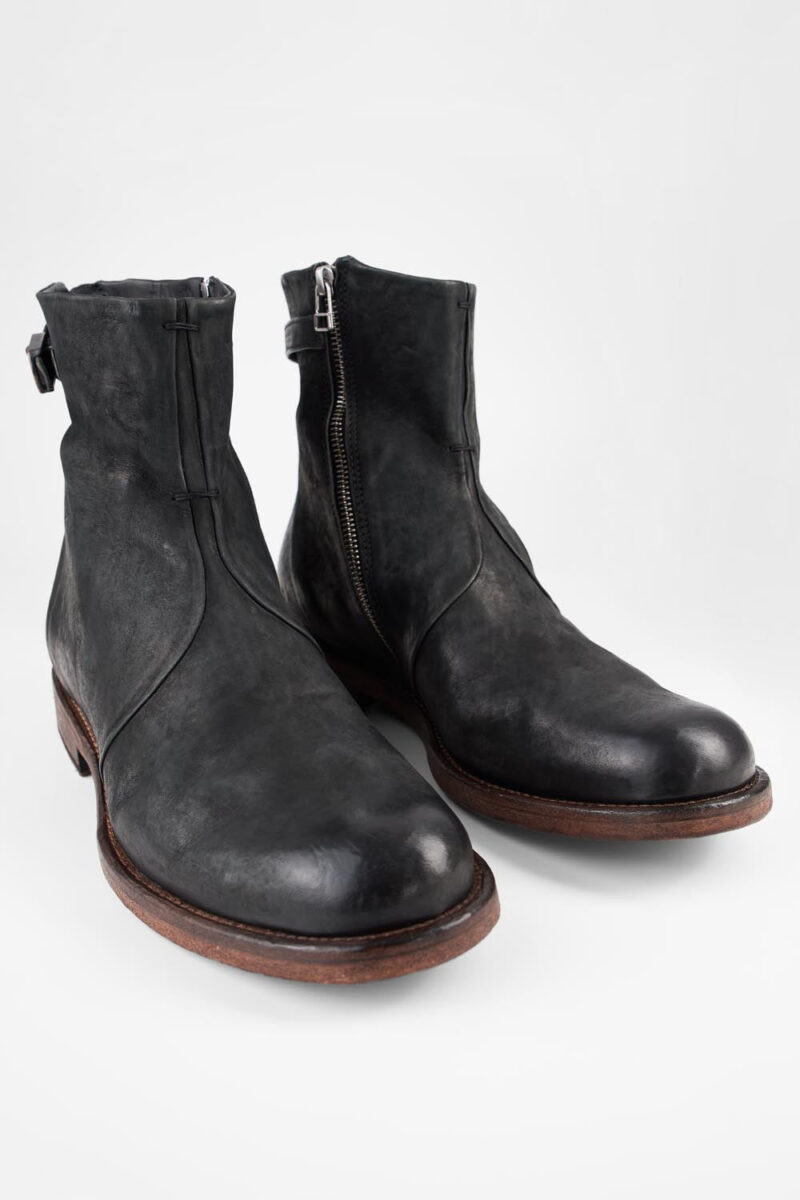 EYTON matte-black laceless ankle boots. - Image 5