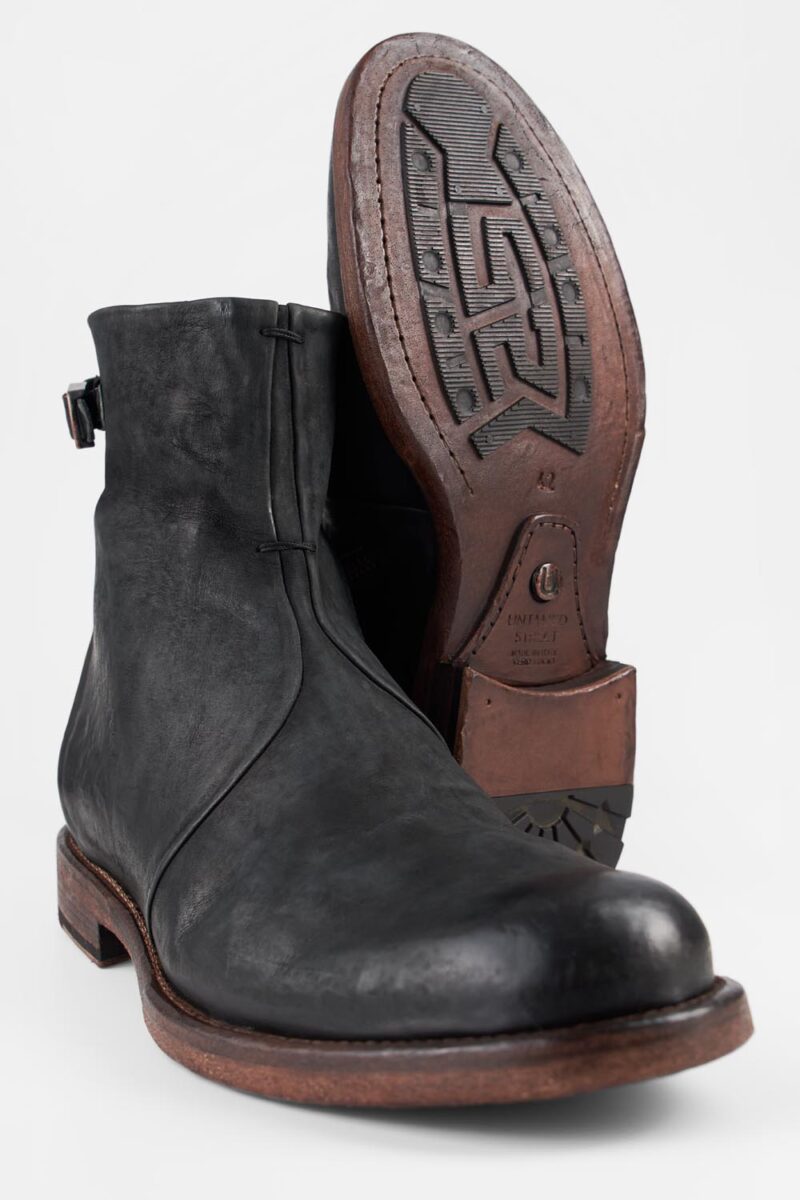 EYTON matte-black laceless ankle boots. - Image 2