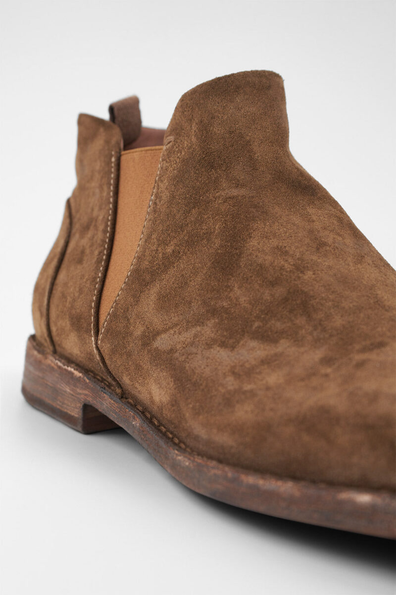 HAVEN barley-brown suede low chelsea boots. - Image 6