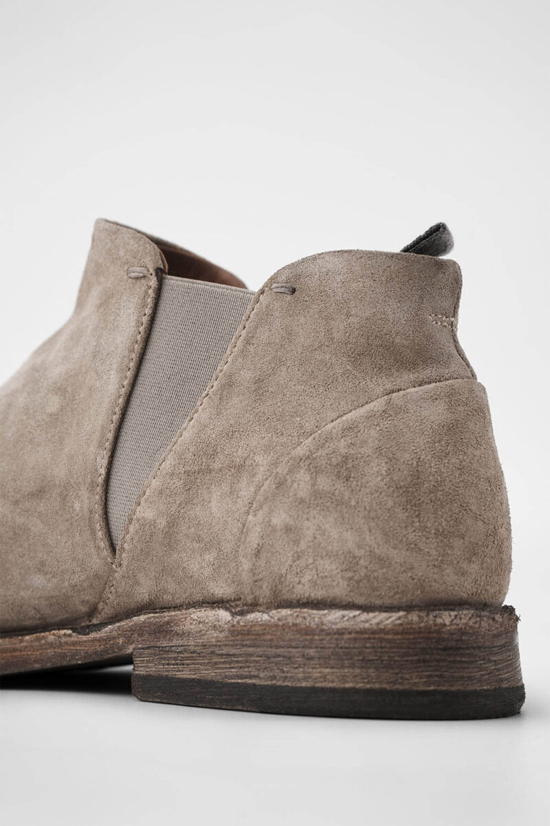 HAVEN linen-grey suede low chelsea boots. - Image 8