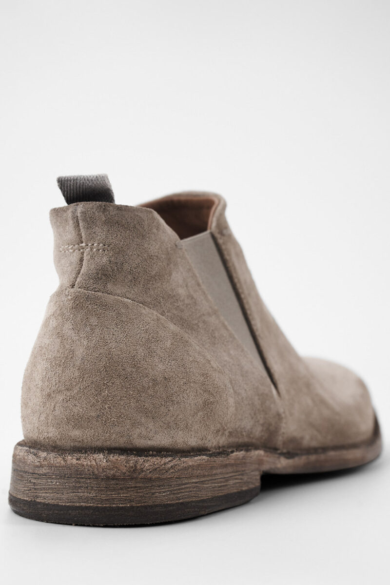 HAVEN linen-grey suede low chelsea boots. - Image 9