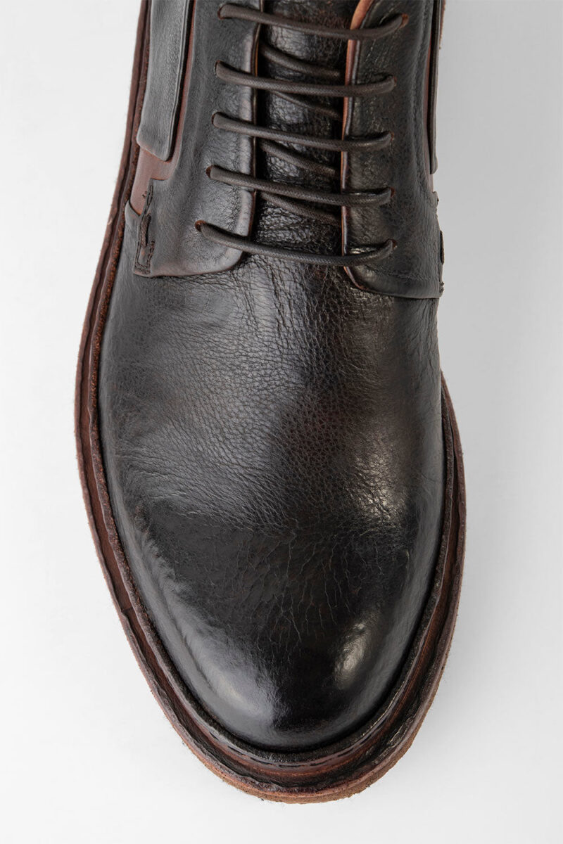 HOVE espresso-black welted chukka boots. - Image 9