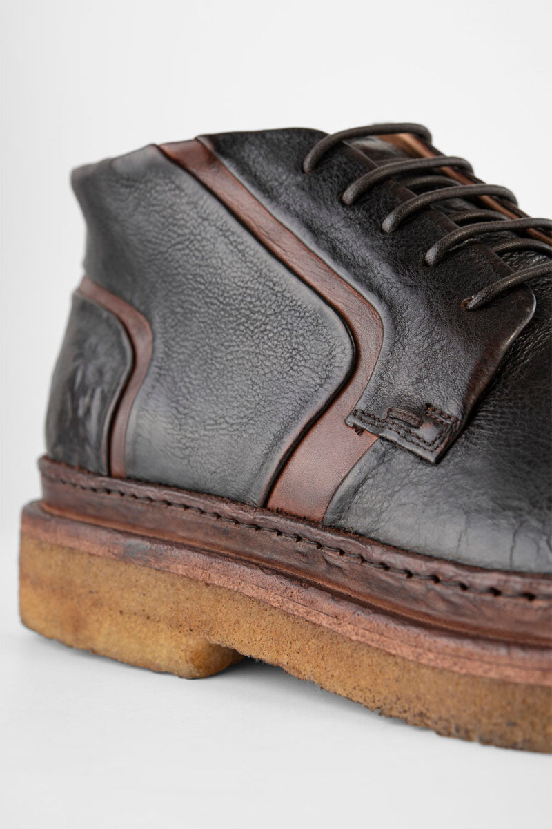 HOVE espresso-black welted chukka boots. - Image 4