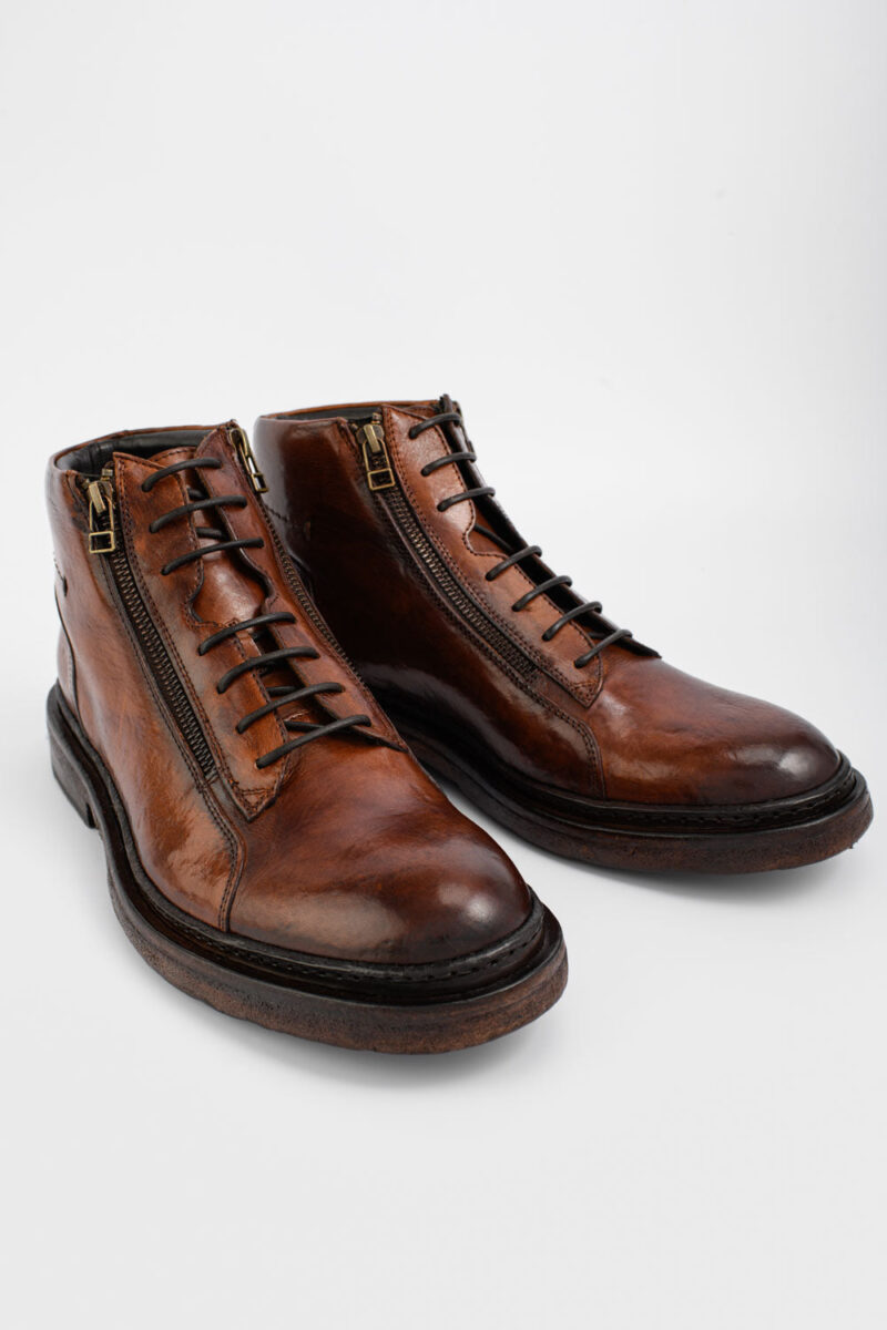 YORK cognac welted chukka boots. - Image 6