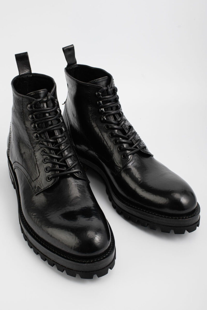 CAMDEN tar-black hiking boots. - Image 2