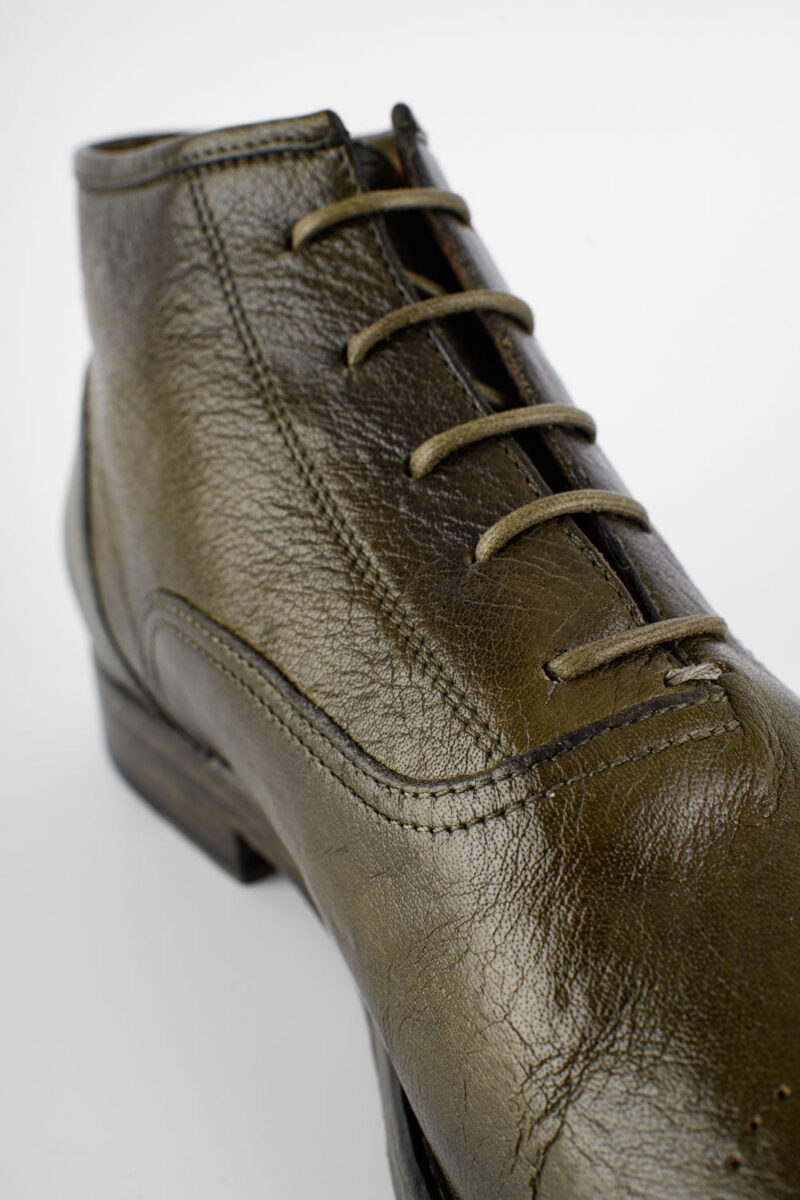 ASTON hunter-green chukka boots. - Image 4