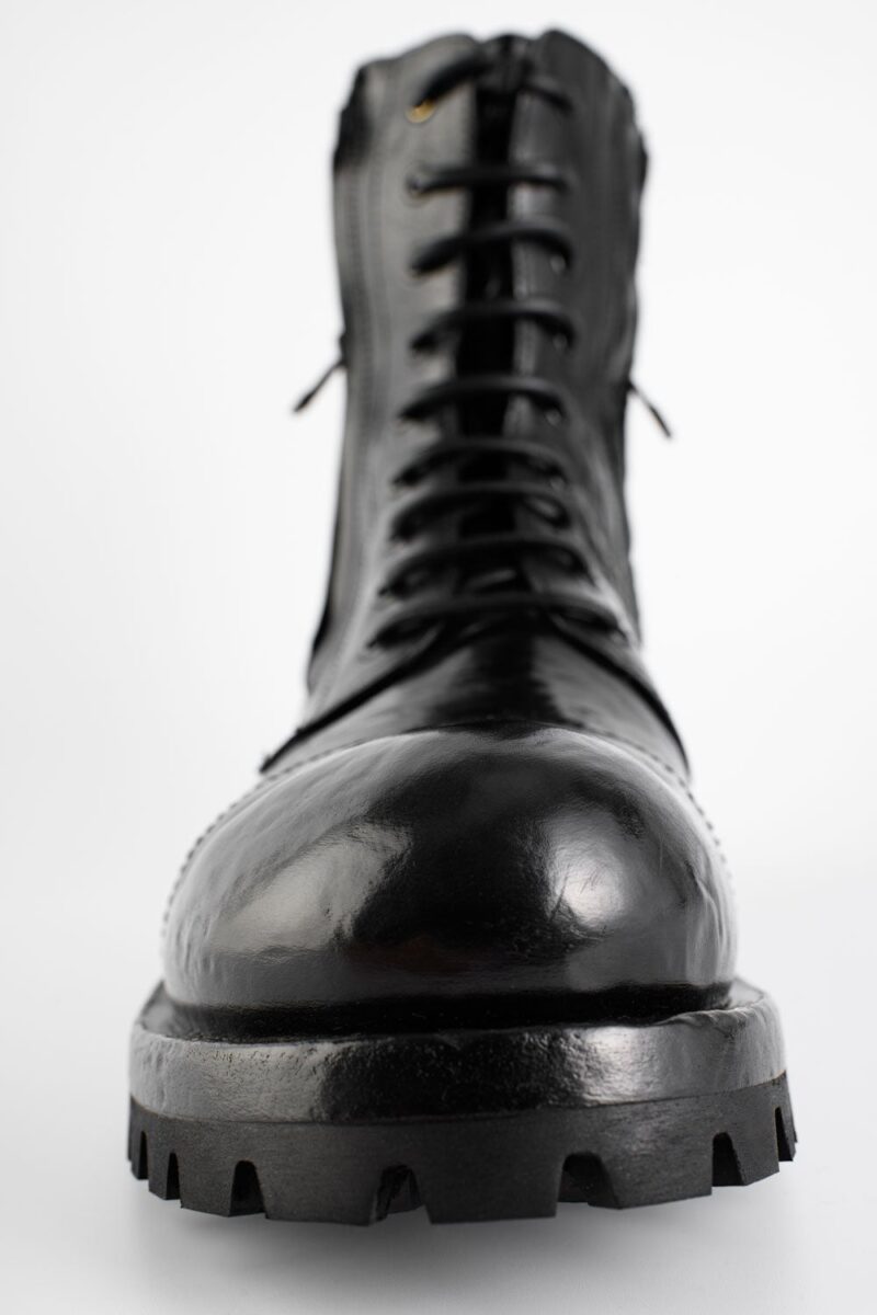 CAMDEN tar-black double-zip military boots. - Image 10