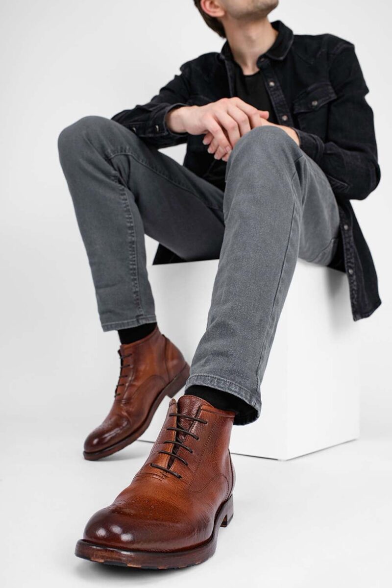 ASTON brandy-brown chukka boots. - Image 6