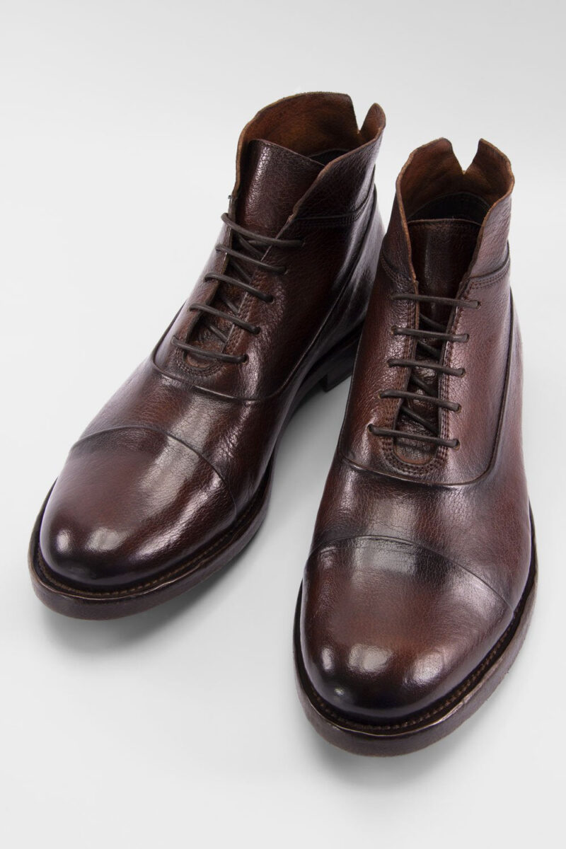 SLOANE raw-brown chukka boots. - Image 11