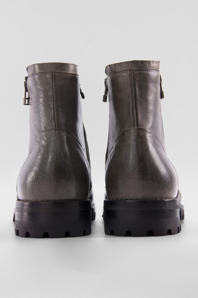 CAMDEN iron-grey ankle boots. - Image 7