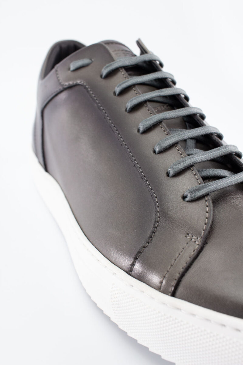 SOHO aluminium-grey patina sneakers. - Image 7