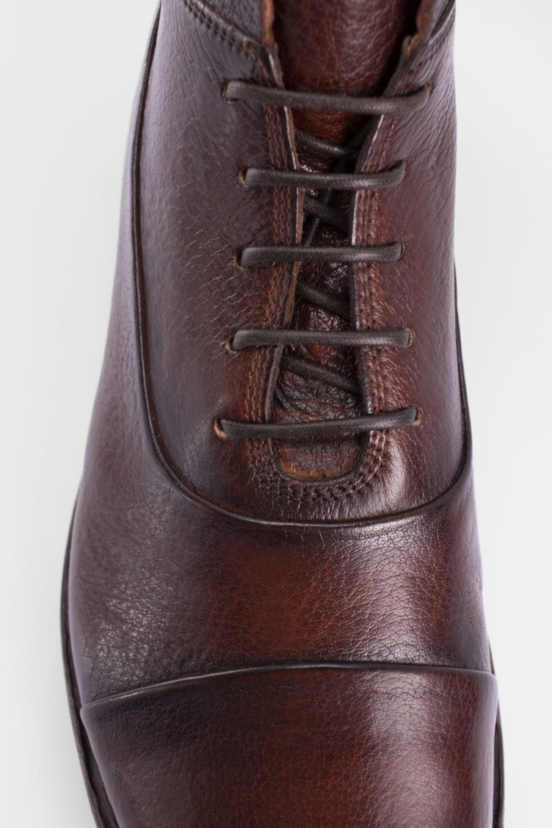 SLOANE raw-brown chukka boots. - Image 10