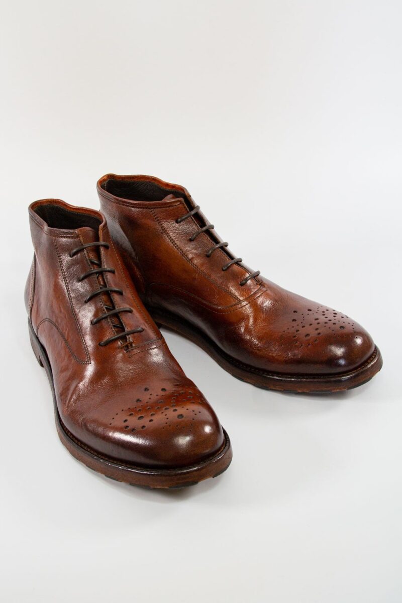 ASTON brandy-brown chukka boots. - Image 2