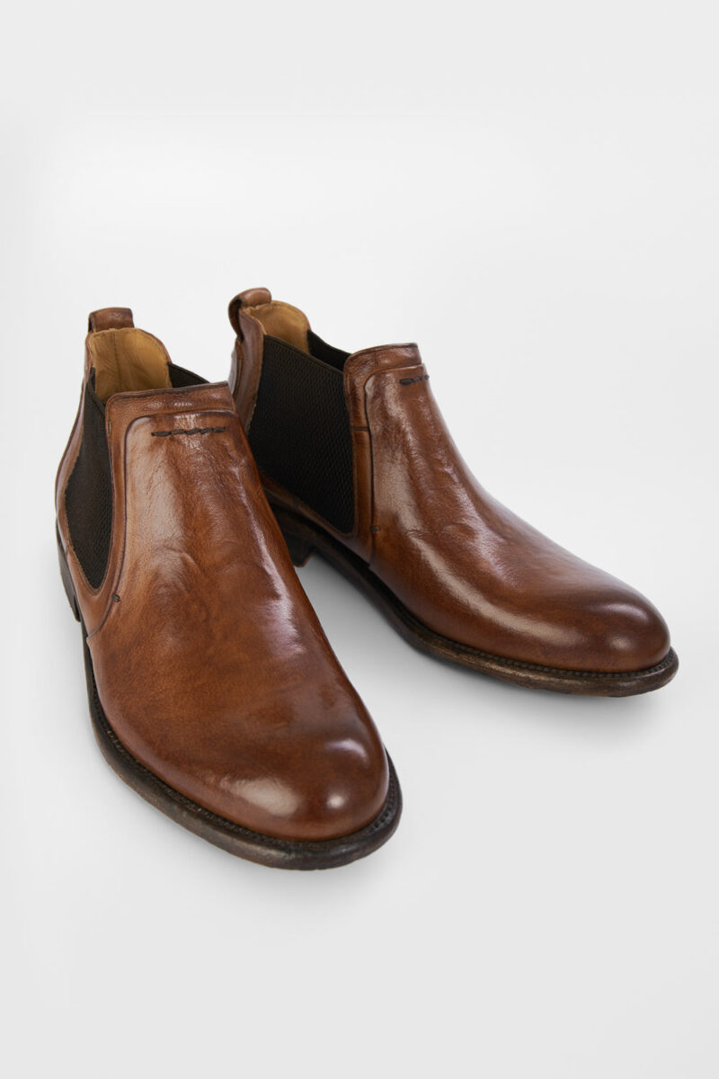 KNIGHTON tawny-brown low chelsea boots. - Image 3