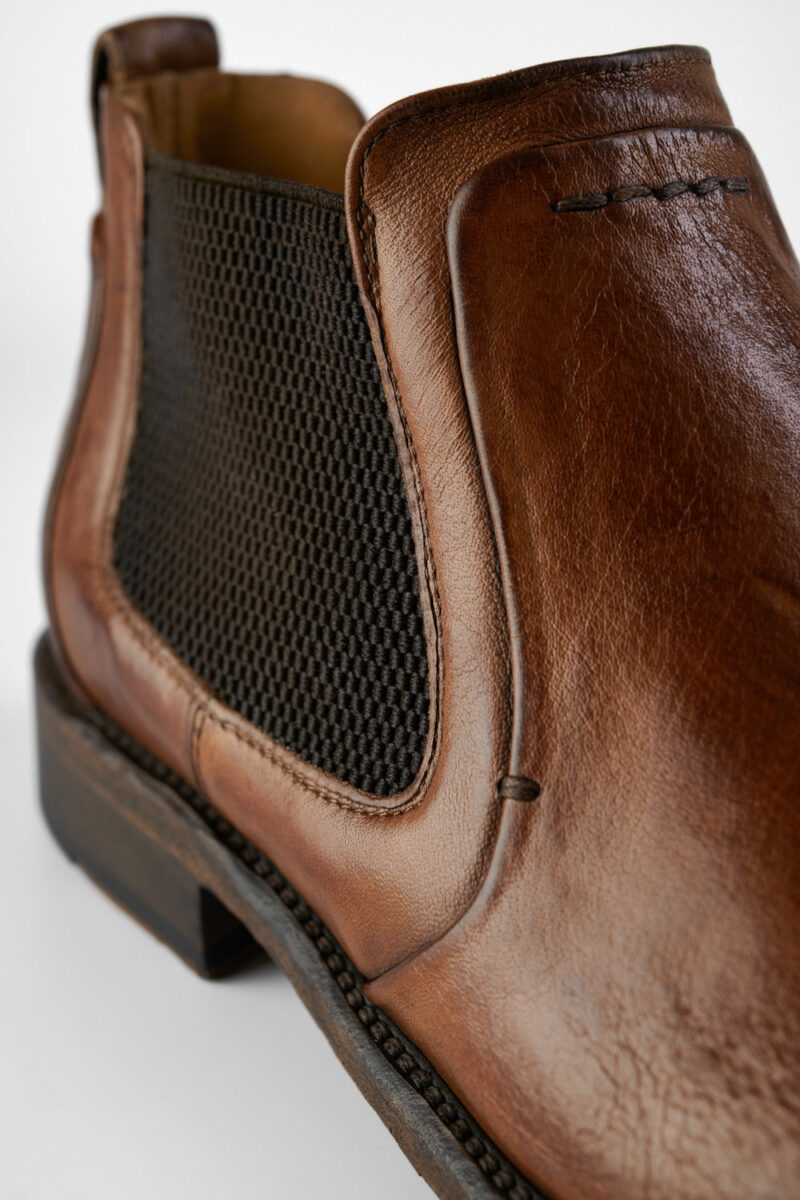 KNIGHTON tawny-brown low chelsea boots. - Image 4