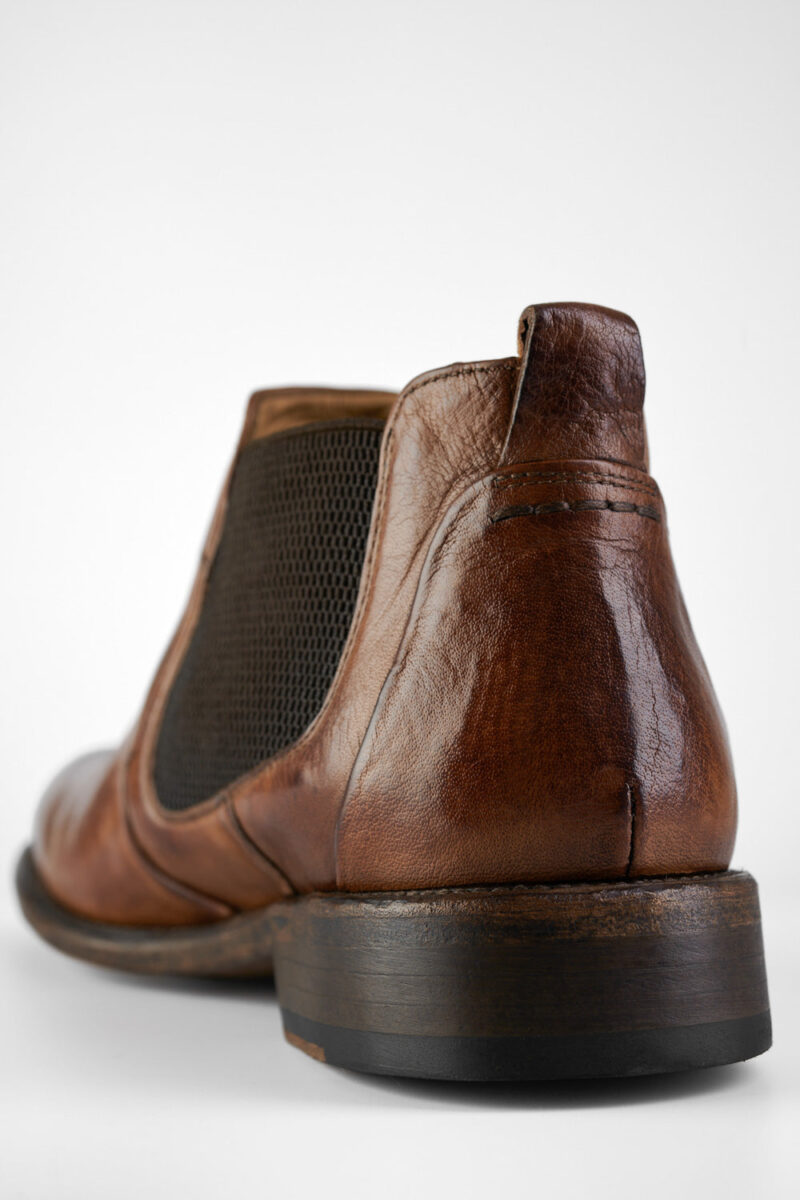 KNIGHTON tawny-brown low chelsea boots. - Image 10