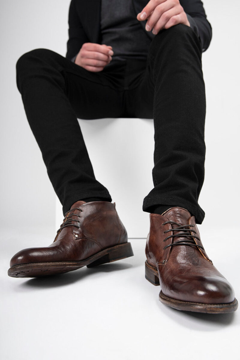 KNIGHTON noble-brown chukka boots. - Image 6