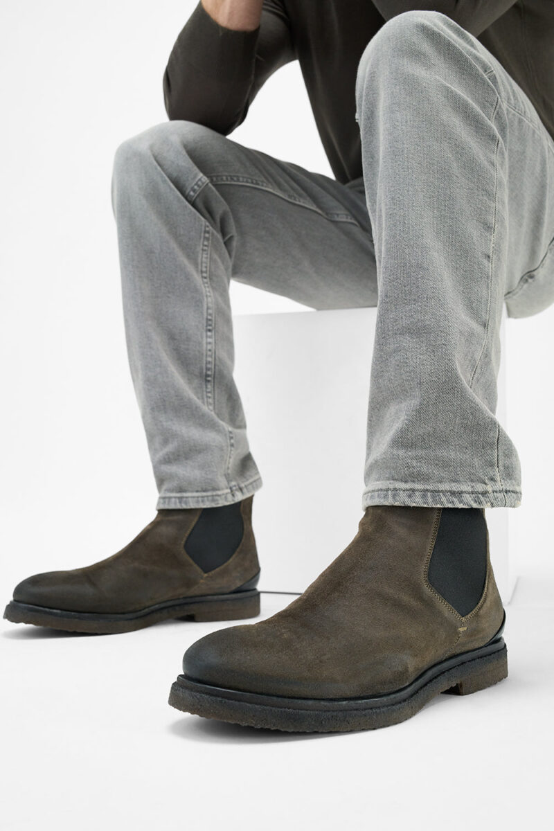 BROMPTON dark-moss suede chelsea boots. - Image 11