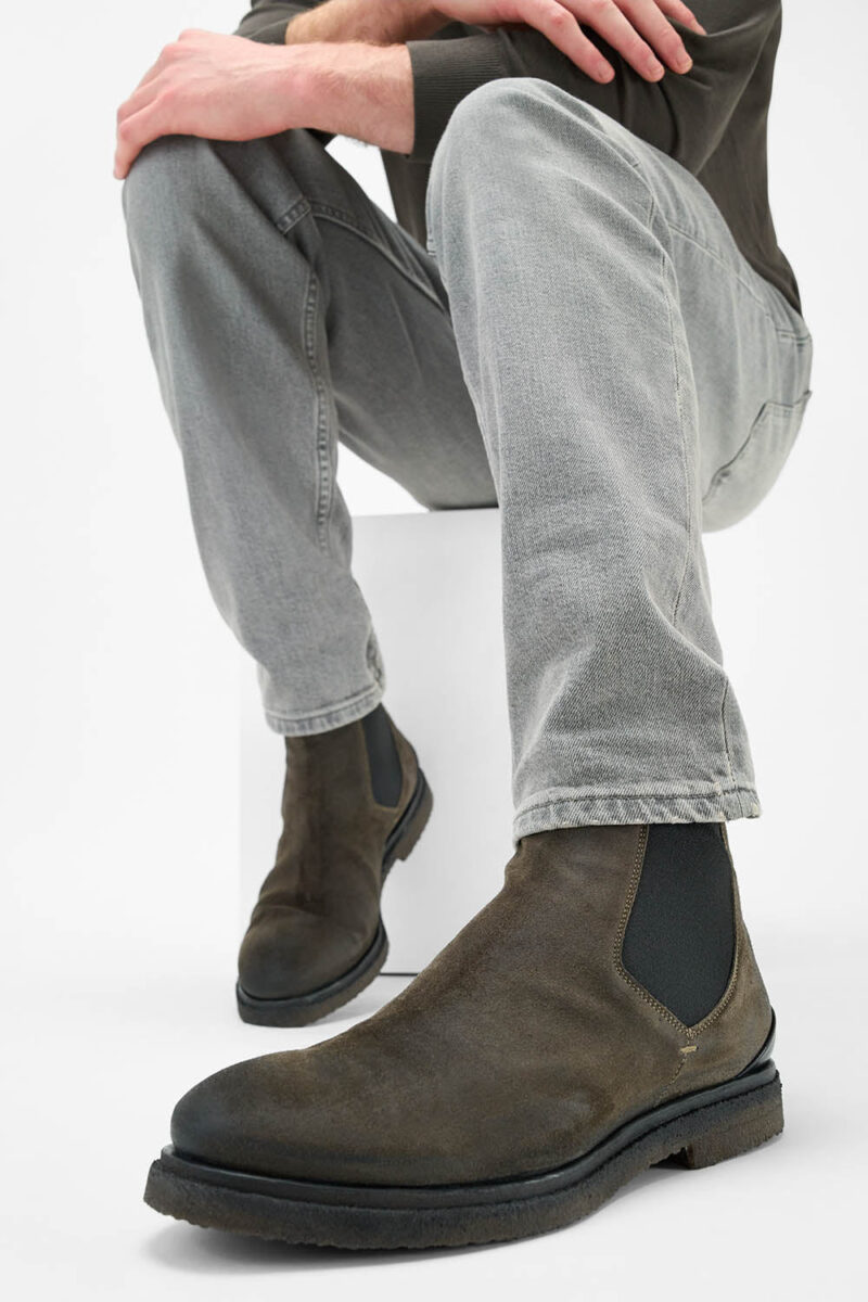 BROMPTON dark-moss suede chelsea boots. - Image 3