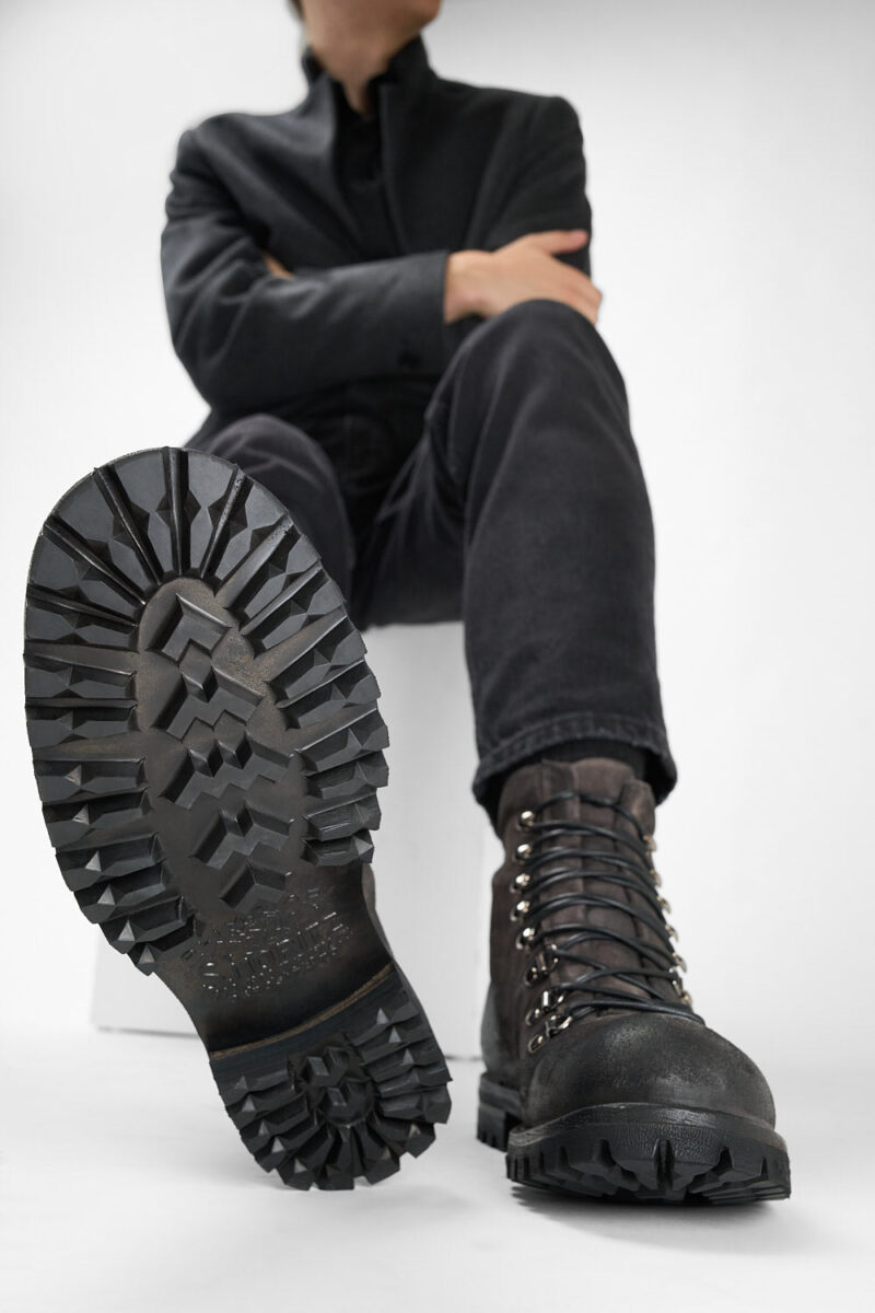 CAMDEN lava-grey suede combat boots. - Image 5