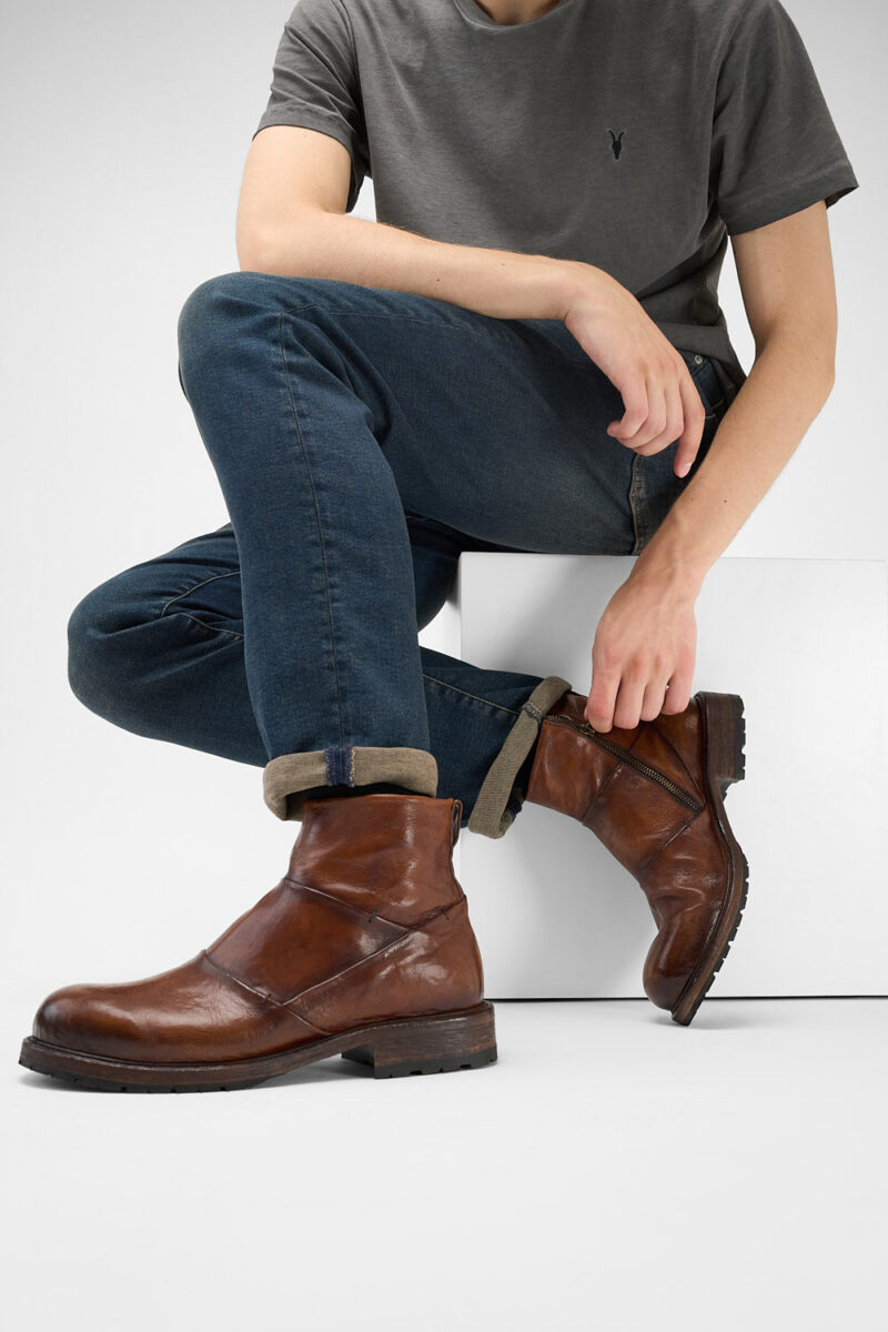 ROWLEY cognac folded laceless boots. - Image 9