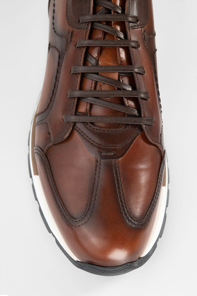 OWEN cocoa-brown triple stitched wingtip patina runners. - Image 17