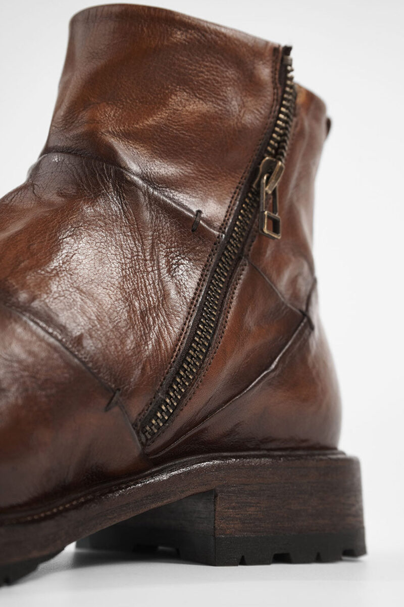 ROWLEY cognac folded laceless boots. - Image 13