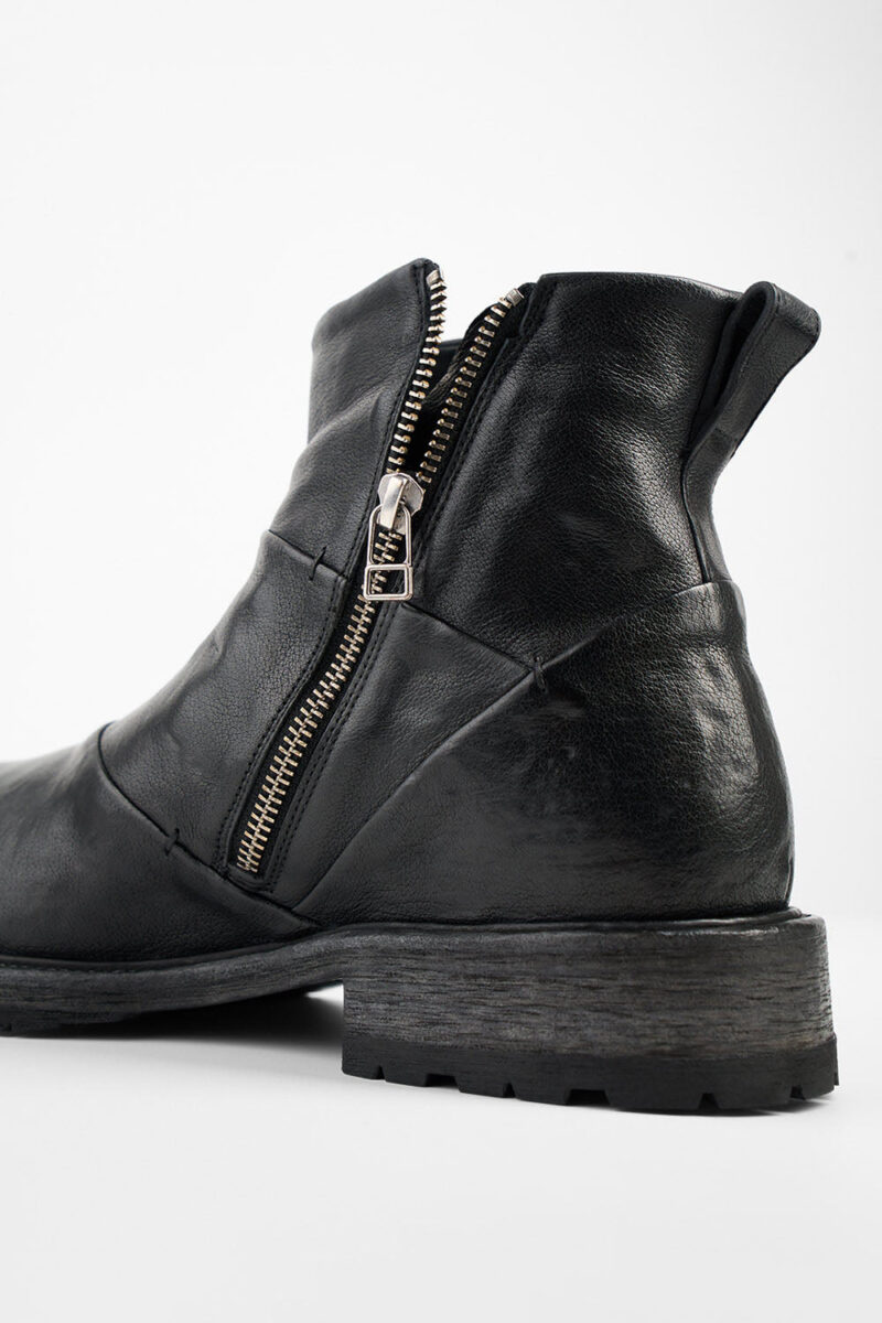 ROWLEY jet-black folded laceless boots. - Image 9