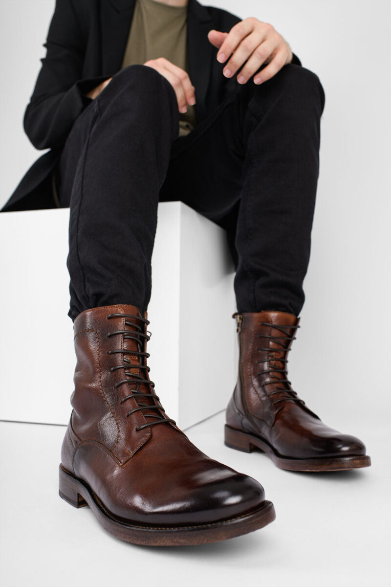 SLOANE timber-brown commando boots. - Image 3