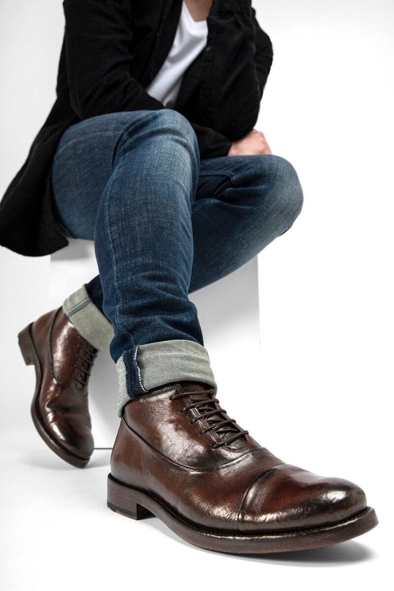 SLOANE raw-brown chukka boots. - Image 4