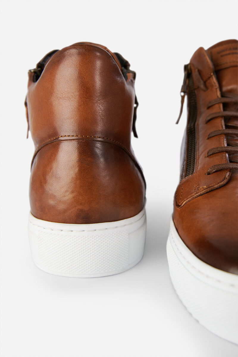 SOHO ROGUE cognac distressed high sneakers. - Image 5