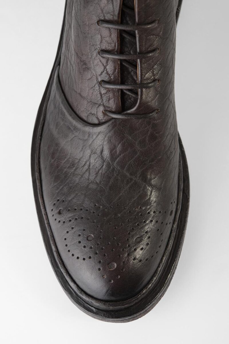 YORK cigar-brown grained welted chukka boots. - Image 5